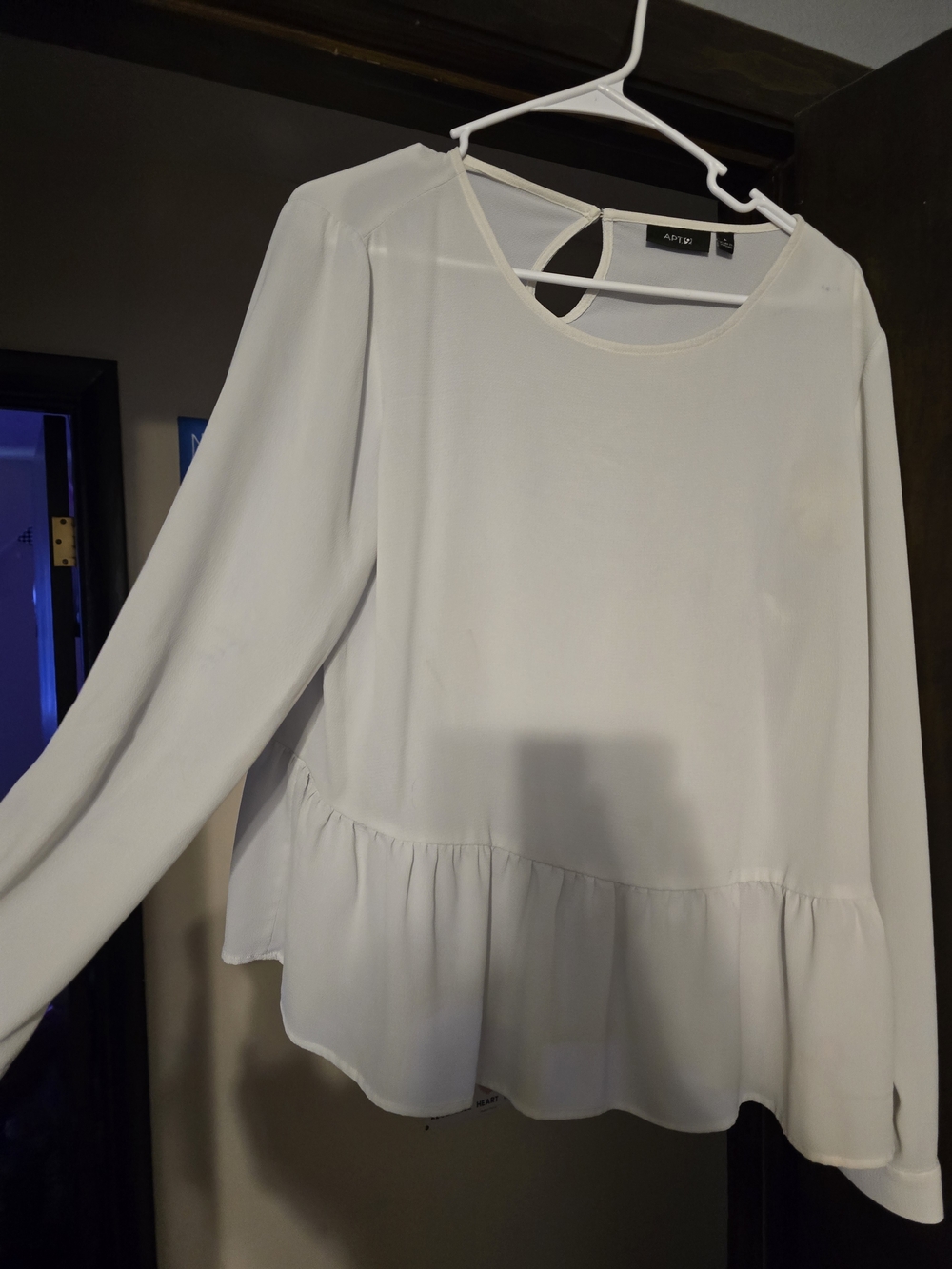 Apt. 9 Cream Long-Sleeve Peplum Blouse with Keyhole Back